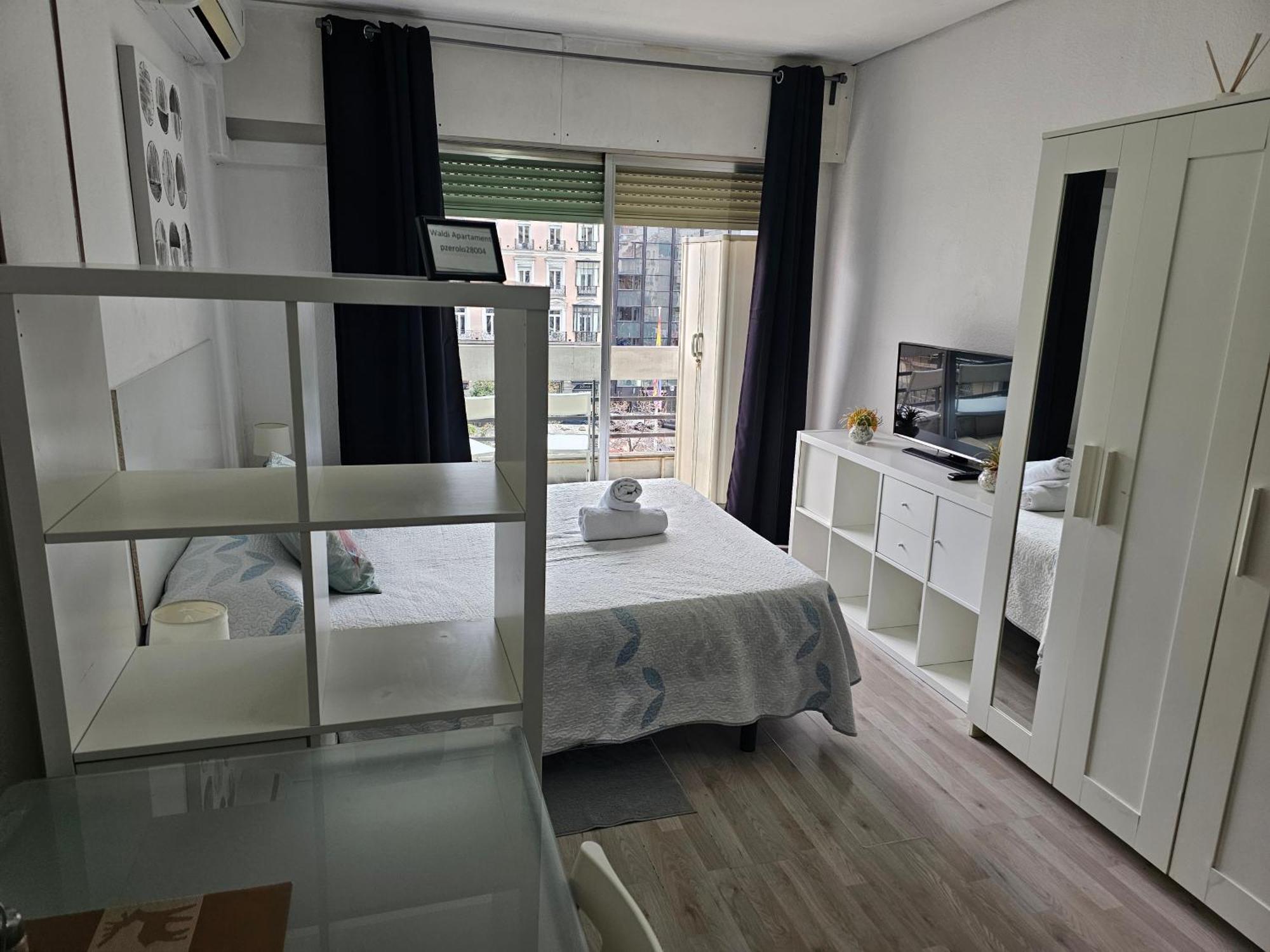Estudio Doble Con Balcon En Madrid Centro Ngoại thất bức ảnh